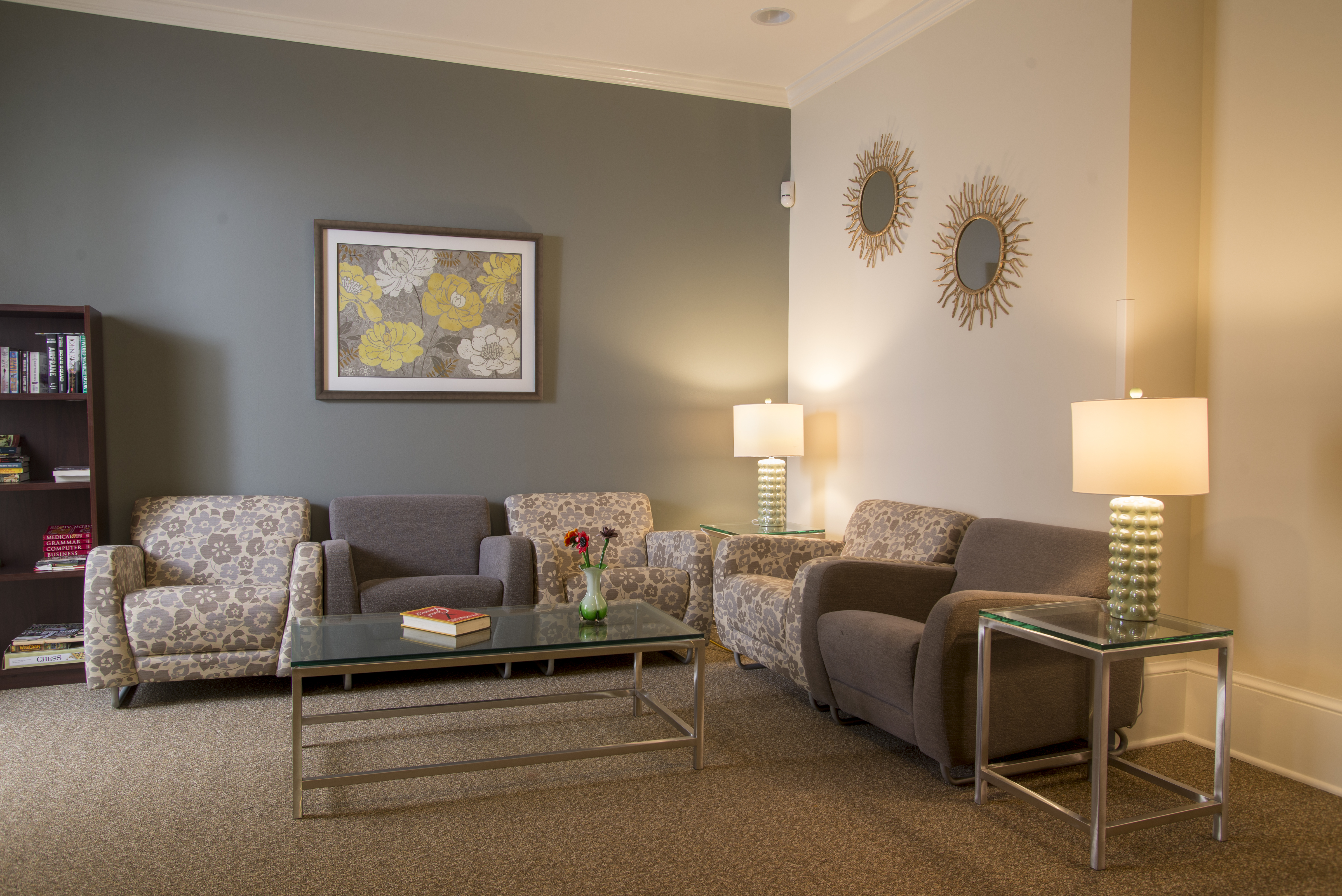 A view of a cozy sitting area in the Hazelden Betty Ford Center in Chicago